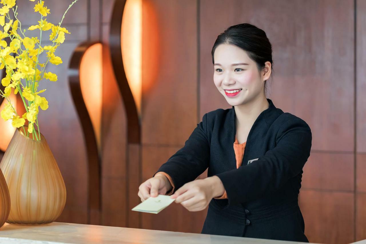 Huaqiang Plaza Hotel Shenzhen, Enjoy Complimentary Afternoon Tea & Mini Bar & Night Snack מראה חיצוני תמונה
